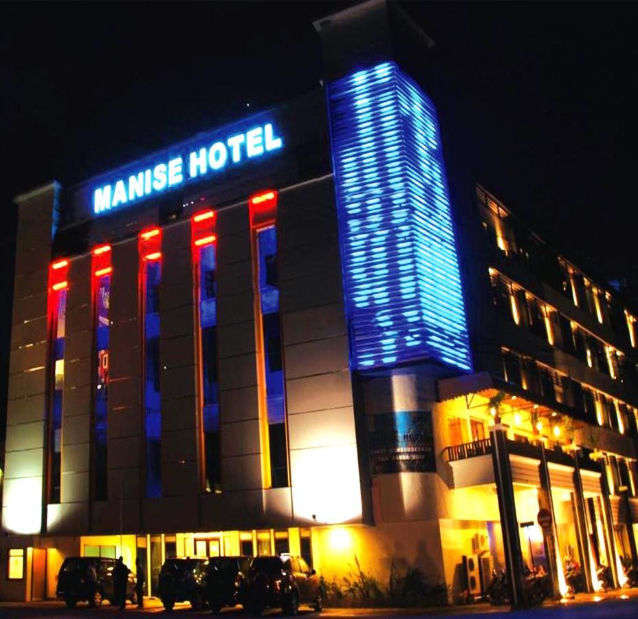 Manise Hotel Амбон Экстерьер фото