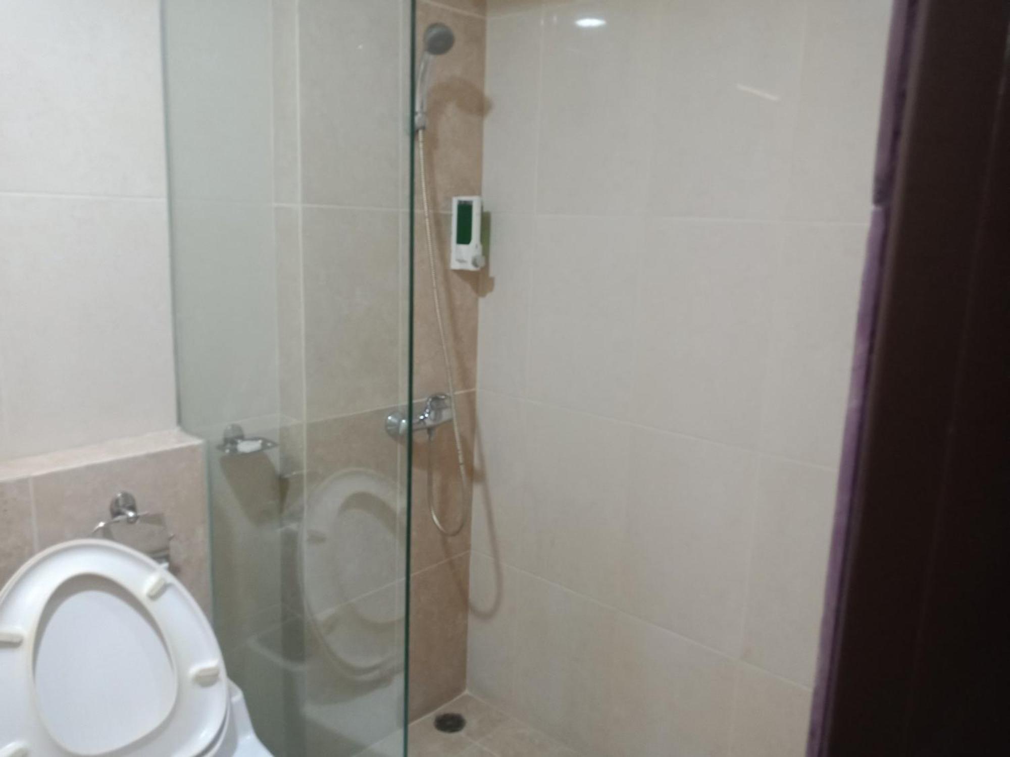 Manise Hotel Амбон Экстерьер фото